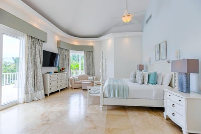 Luxury Villa Photo #16