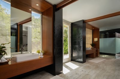 Luxury Villa Photo #37