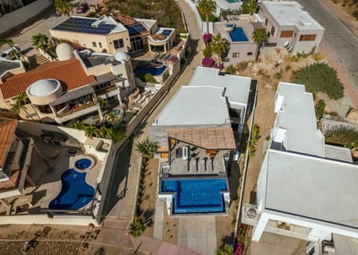 Luxury Villa Photo #35