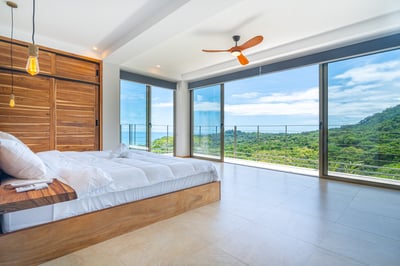 Luxury Villa Photo #50