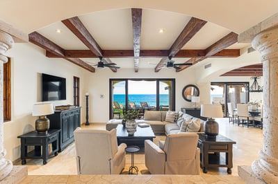Luxury Villa Photo #12