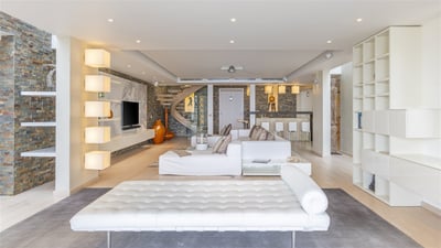 Luxury Villa Photo #15