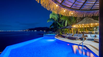 Luxury Villa Photo #4