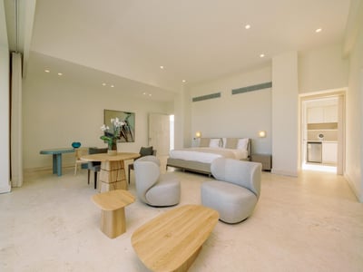 Large luxury villa with full staff and ocean views