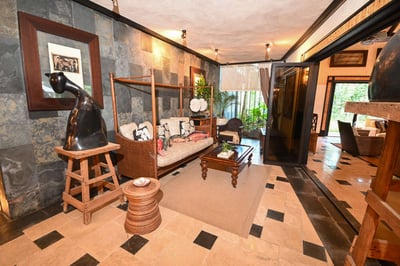 Luxury Villa Photo #19