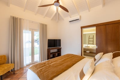 Luxury Villa Photo #24