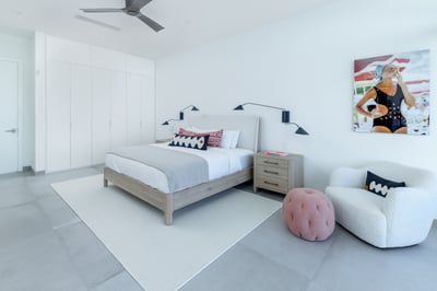 Luxury Villa Photo #15