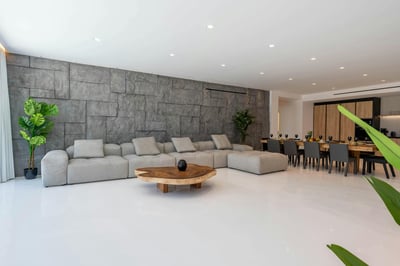 Luxury Villa Photo #16
