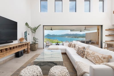 Luxury Villa Photo #9