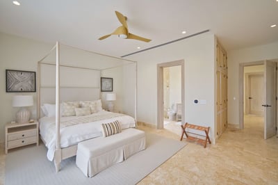 Luxury Villa Photo #23