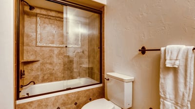 En Suite Bathroom, Full Bedroom