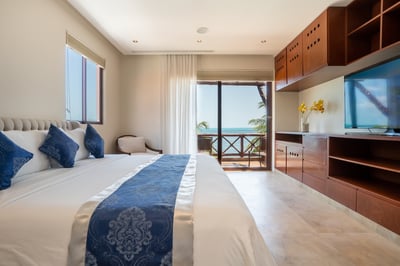 Luxury Villa Photo #50