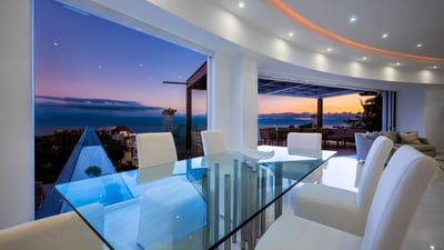 Luxury Villa Photo #8