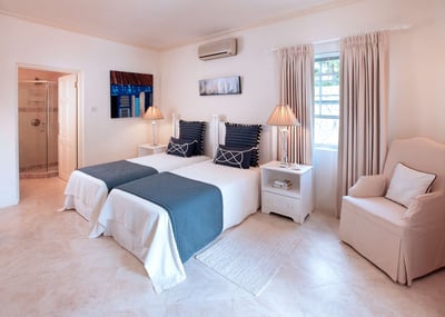 Luxury Villa Photo #12