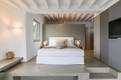 Luxury Villa Photo #39