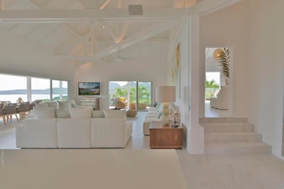 Luxury Villa Photo #26