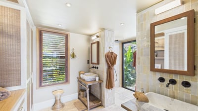 Luxury Villa Photo #45