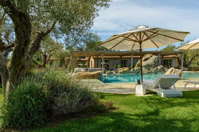 Luxury Villa Photo #6