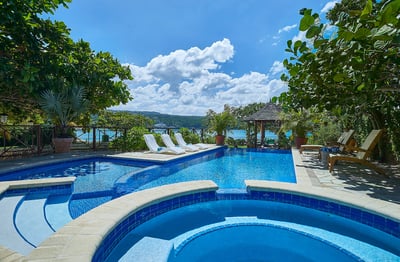 Luxury Villa Photo #3