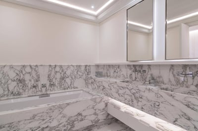 Luxury Villa Photo #23