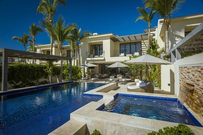Luxury Villa Photo #4