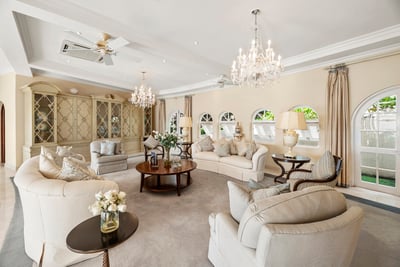 Luxury Villa Photo #4