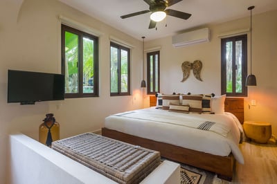 Luxury Villa Photo #9