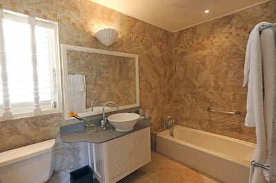 Luxury Villa Photo #16