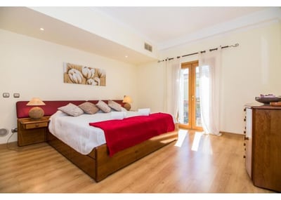 Luxury Villa Photo #15