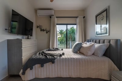 Luxury Villa Photo #28