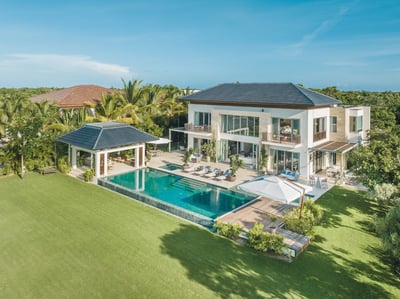 Luxury Villa Photo #4