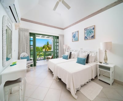 Luxury Villa Photo #10