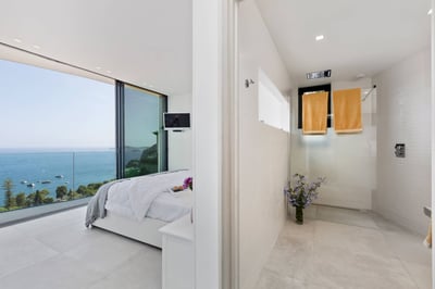 Luxury Villa Photo #28
