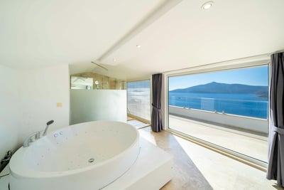 Luxury Villa Photo #16