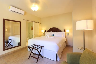Luxury Villa Photo #5