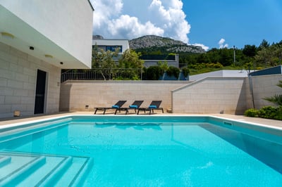 Luxury Villa Photo #8