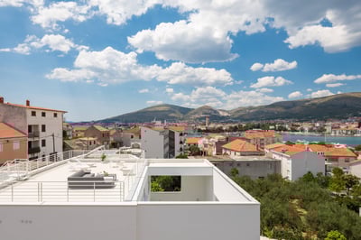 Luxury Villa Photo #32
