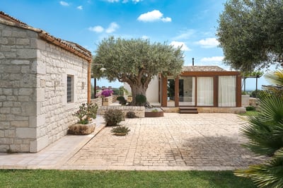 Luxury Villa Photo #83