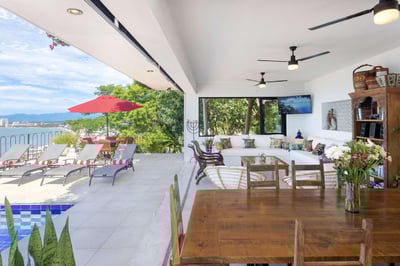 Luxury Villa Photo #9
