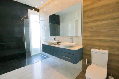 Luxury Villa Photo #32