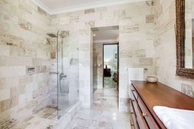 Luxury Villa Photo #34