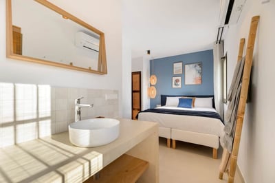 Luxury Villa Photo #31
