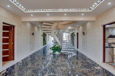 Luxury Villa Photo #38