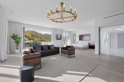 Luxury Villa Photo #32