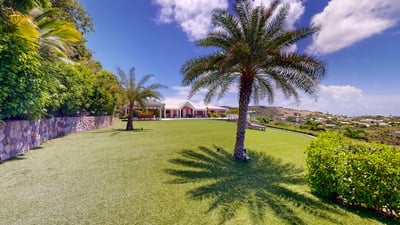Luxury Villa Photo #5