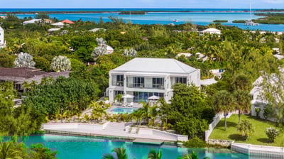 Luxury Villa Photo #3