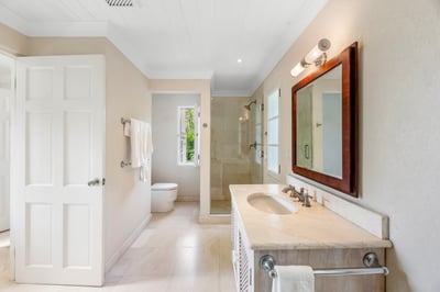 Luxury Villa Photo #21