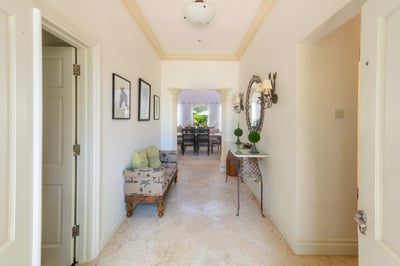 Luxury Villa Photo #11