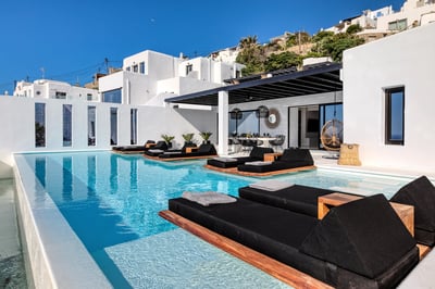 Luxury Villa Photo #2