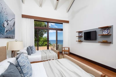 Luxury Villa Photo #22